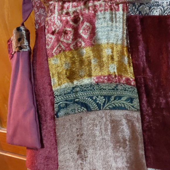 LDS wooden beaded handle ornate tapestry handbag 👜 - Picture 2 of 3